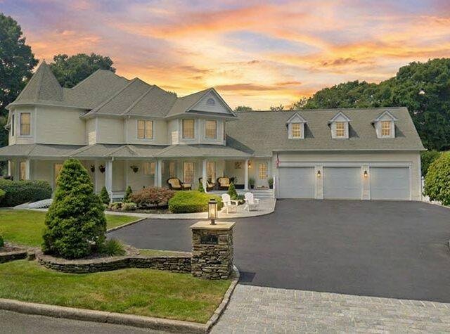 2 N Harbor Down, Miller Place — 9,300 Sq $2,499,000