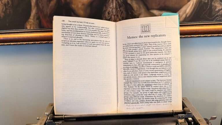 The Selfish Gene by Richard Dawkins — The Book That Unlocked Darwin for Me