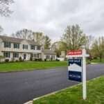 The $800K Ceiling: Why North Shore Homes Priced Between $800,000–$900,000 Are Sitting 47% Longer Than Everything Else